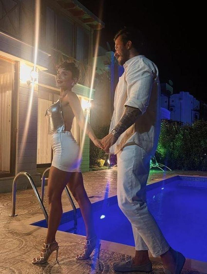 Kanseri yenen şarkıcı Şimal nişanlısıyla Bodrum tatilinde