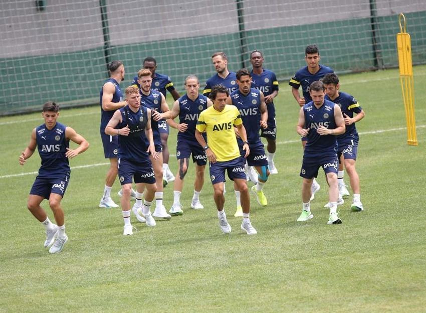 Fenerbahçe'den yeni transfer için flaş karar! 4 yıllık sözleşöe imzalandı 1 dakika bile forma giymeden gidiyor...