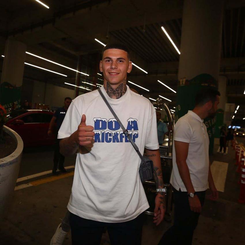 Fenerbahçe'den yeni transfer için flaş karar! 4 yıllık sözleşöe imzalandı 1 dakika bile forma giymeden gidiyor...