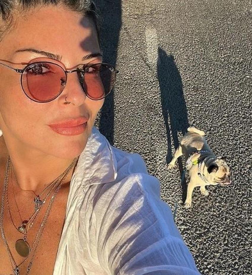 Pelin Öztekin bikinili cesur pozlarıyla Instagram'ı alev alev yaktı geçti