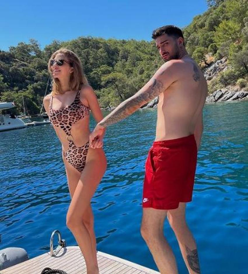 İdo Tatlıses ile Yasemin Şefkatli'nin teknede romantik anları