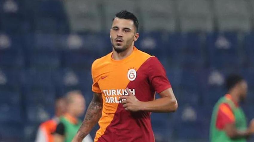 Galatasaray'da iki ayrılık! Taraftar 'kalsın' diyor Okan Buruk gönderiyor