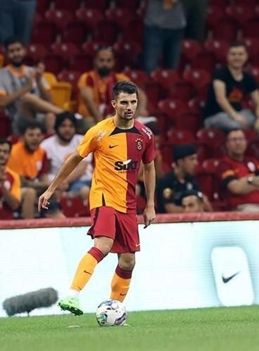 Yıldız futbolcu hakkında şok eden ifadeler! 'Ağzı iş yapıyor ayakları değil'