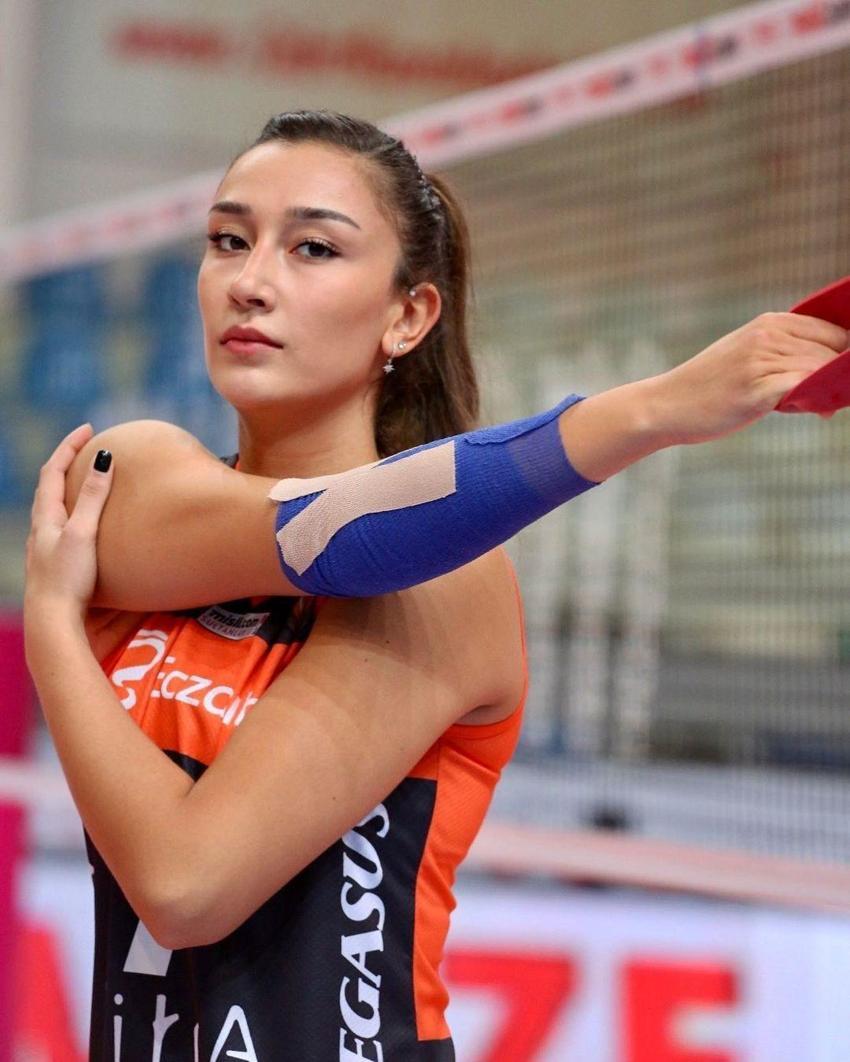 Hande Baladın, Galatasaraylı futbolcuyla yeni aşka yelken açtı