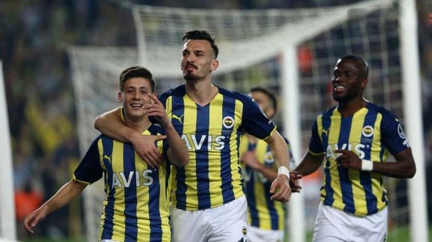 Dinamo Kiev maçı öncesi Fenerbahçe'de son dakika! 8 ayrılık... Hepsine tek tek bildirildi