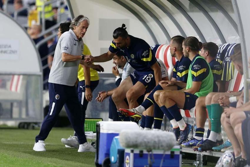 Fenerbahçe - Dinamo Kiev maçında 11'ler belli oldu! Jesus önce satış listesine koydu sonra doğru yolu buldu