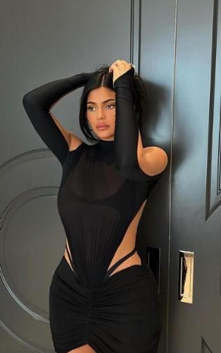 Kylie Jenner Instagram'da yeni bir akım başlattı! İlk tepki abla Kim Kardashian'dan geldi