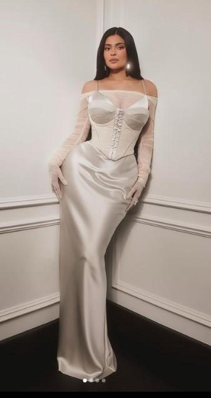 Kylie Jenner Instagram'da yeni bir akım başlattı! İlk tepki abla Kim Kardashian'dan geldi