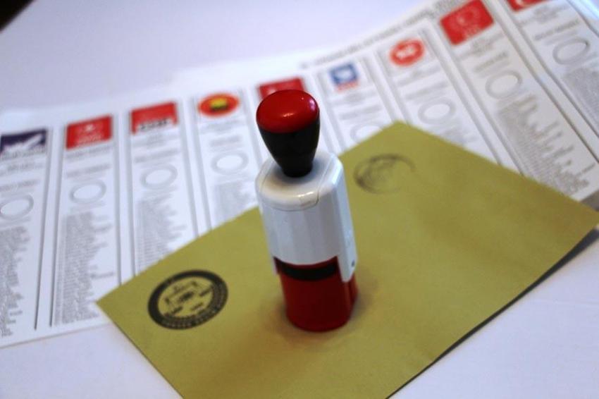 Seçmen listeleri ne zaman askıya çıkar? Seçmen listesi askı tarihi 2023 ve seçmen listesi sorgulama: Seçmen kağıtlarını seçmene kim verir, seçmen listesini kim kontrol eder?