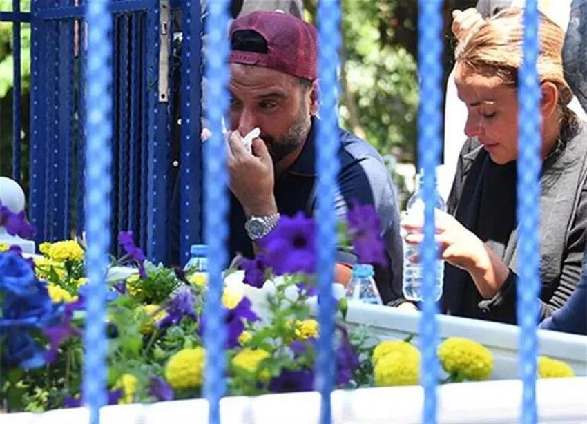 Alişan - Buse Varol çiftinden mutlu aile pozu