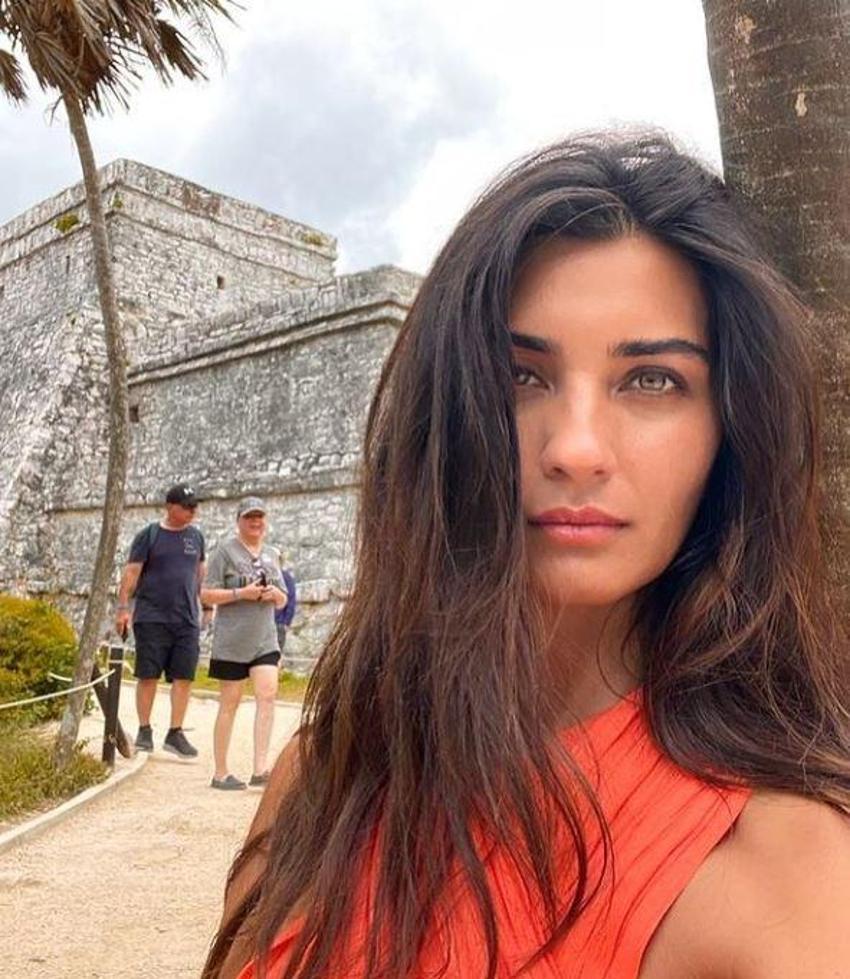 Murat Boz, Tuba Büyüküstün ve Serkan Altunorak mekan çıkışı görüntülendi! Çevirmeye takıldılar