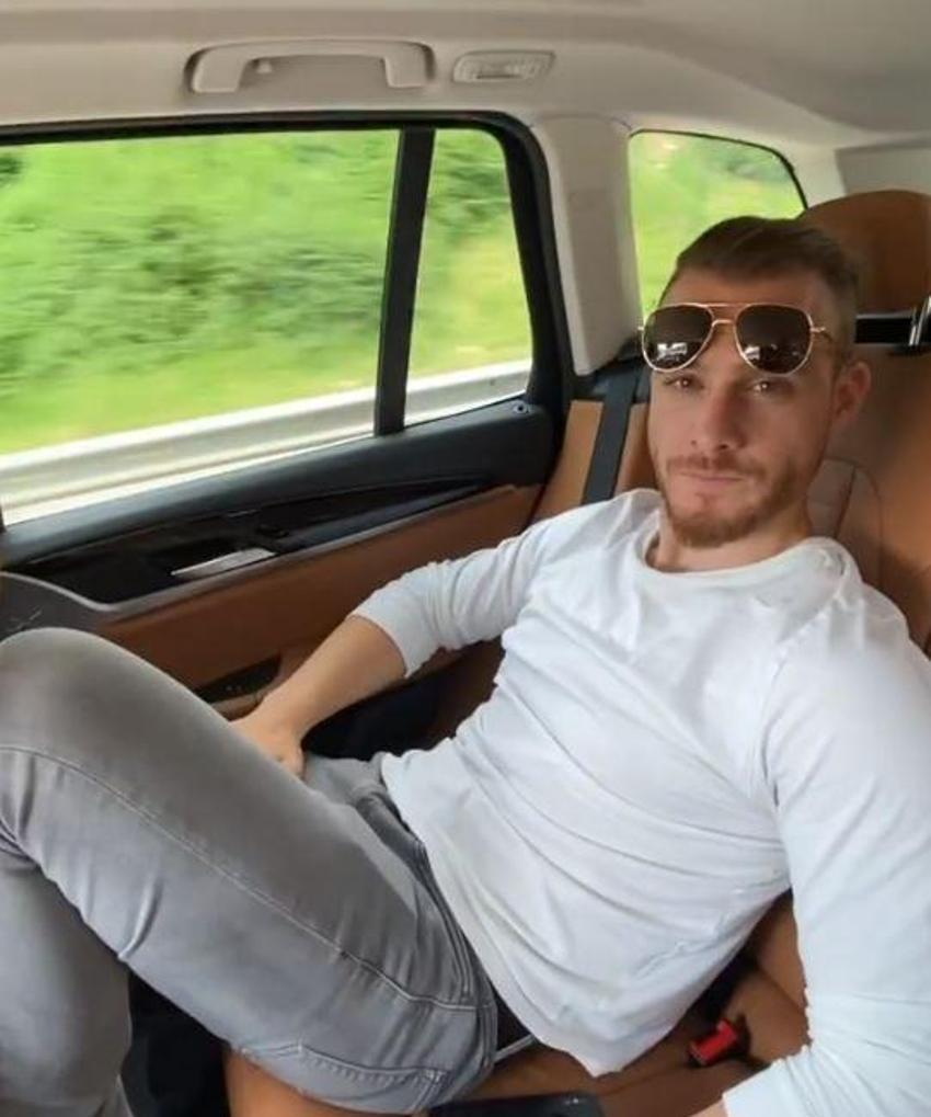 Kerem Bürsin'den ilişki açıklaması! 'Gayet single'ım ama iyiyim'