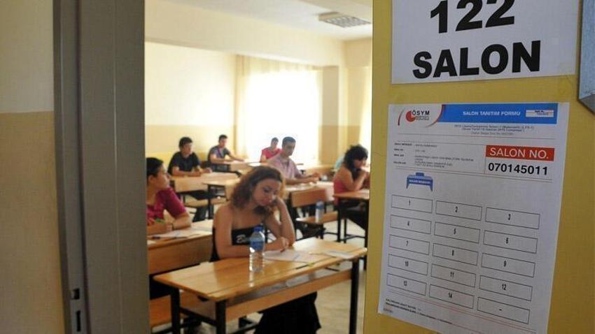 Öğrencilere burs fırsatı! Aylık 10 bin lira! Yemek, ulaşım, kıyafet, yurt...