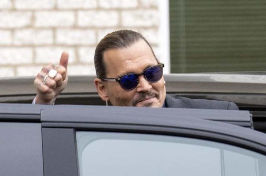 Johnny Depp birkaç saat içinde 4 milyon dolara yakın para kazandı! İşler değişti...