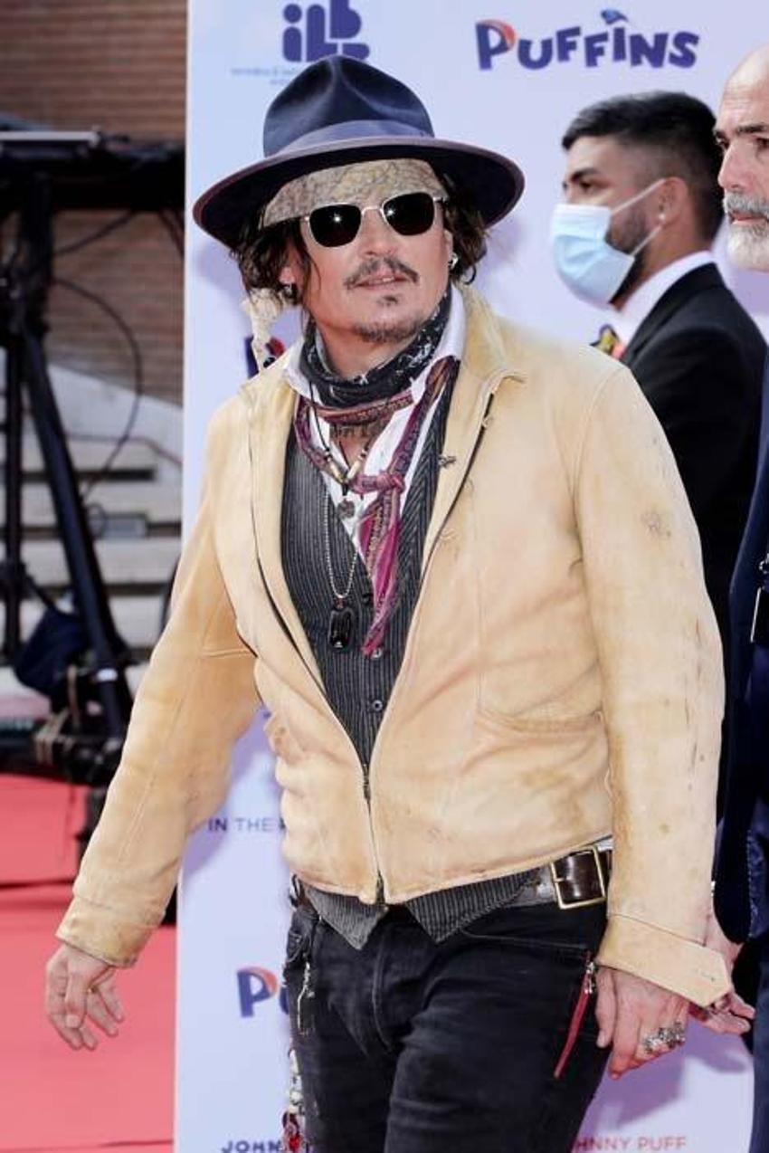 Johnny Depp birkaç saat içinde 4 milyon dolara yakın para kazandı! İşler değişti...