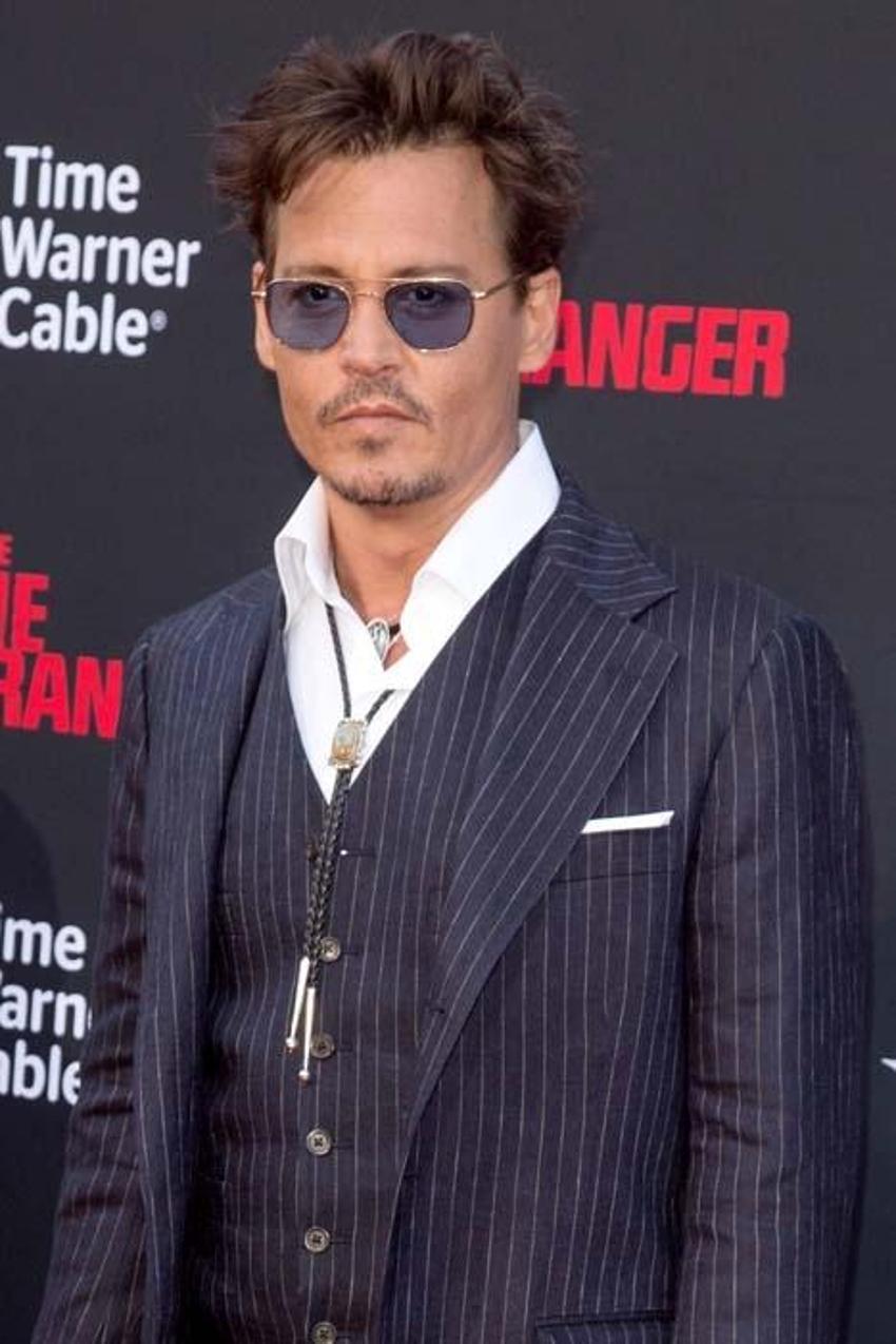 Johnny Depp birkaç saat içinde 4 milyon dolara yakın para kazandı! İşler değişti...