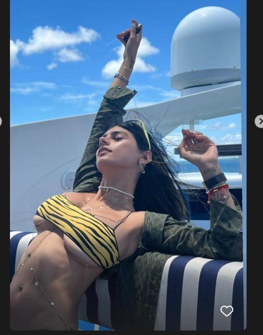 Mia Khalifa'nın pozları sosyal medyaya damga vurdu!