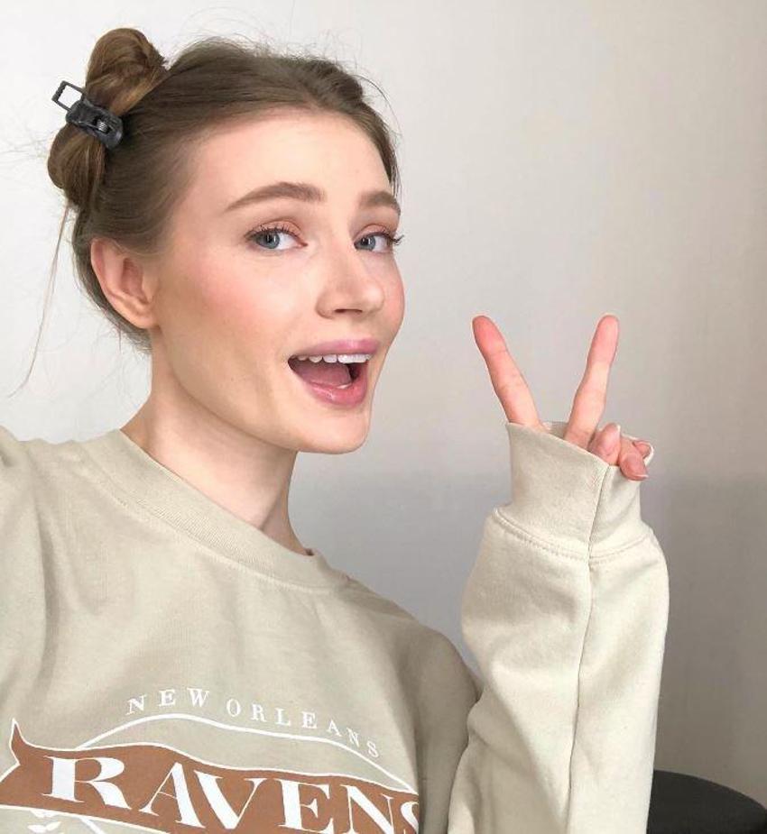 Barış Murat Yağcı'nın sevgilisi Laura Celine'nin dikkat çeken pozları!