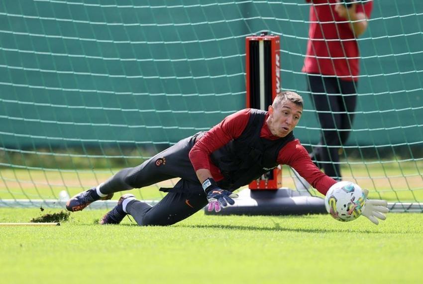 Galatasaray - Fiorentina maçına yeni transferler damga vurdu! Okan Buruk bir anda sahaya daldı