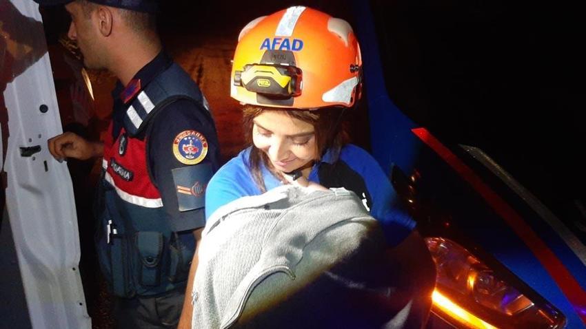 Edirne'yi yaz ortasında sel vurdu! Ev ve iş yerlerini su bastı, yollar göle döndü
