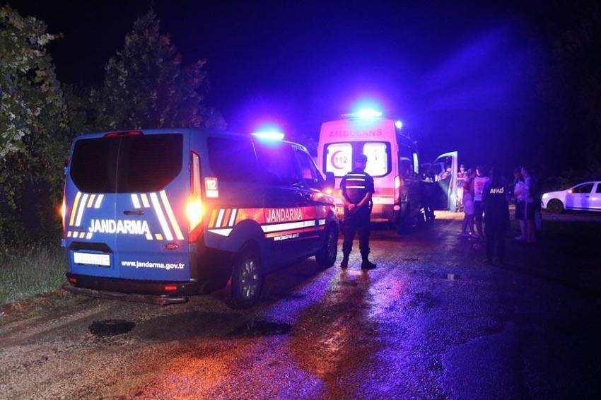 Edirne'yi yaz ortasında sel vurdu! Ev ve iş yerlerini su bastı, yollar göle döndü