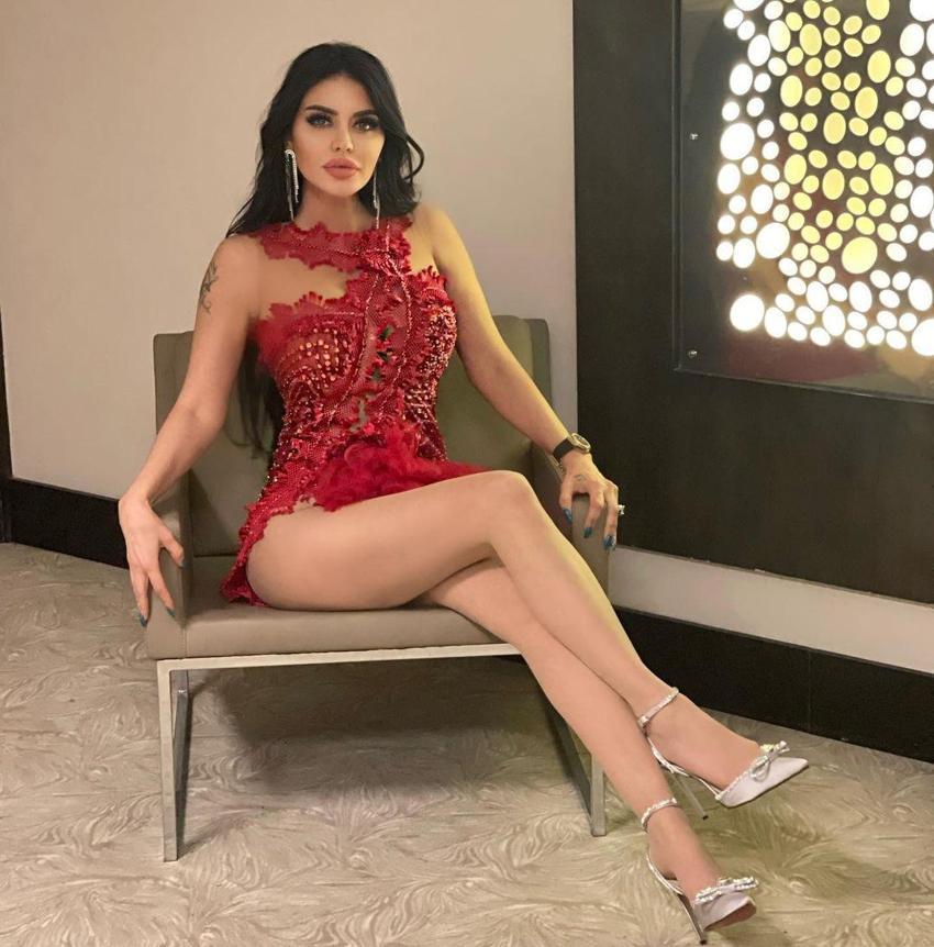 Ebru Polat yine yaptı yapacağını! Bikinili pozu olay yarattı