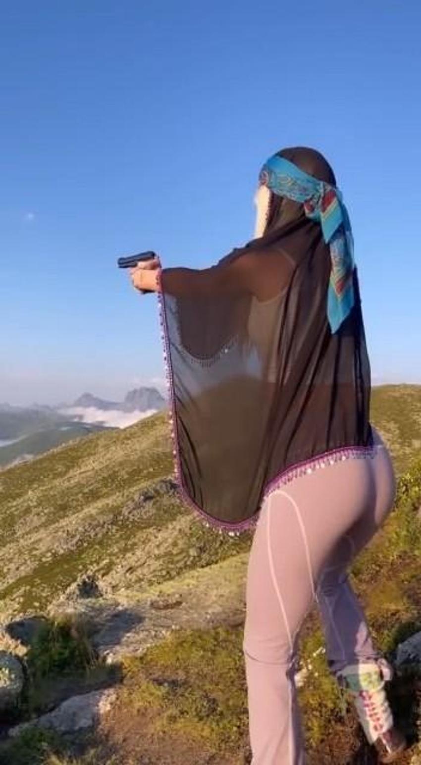 Aleyna Tilki'den Rize'de atış talimi! Mor taytını giyip silahı eline aldı ve...