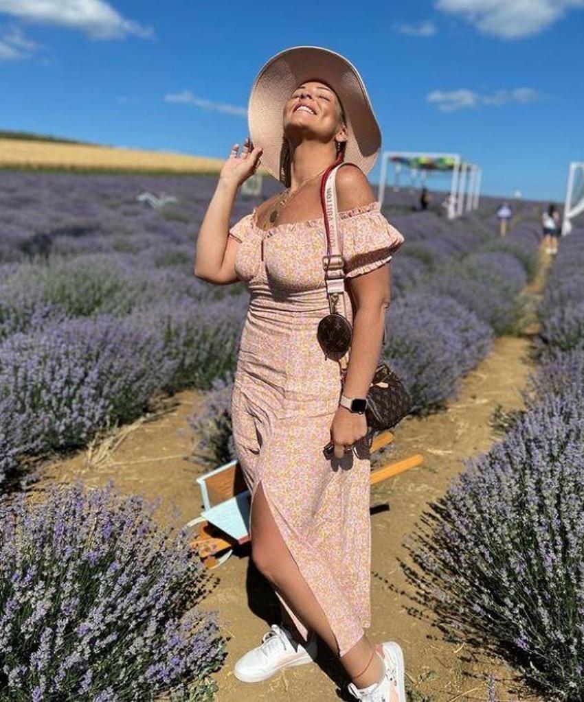 Pelin Öztekin'den bikinili paylaşım! 93 kilo vererek şaşırtmıştı