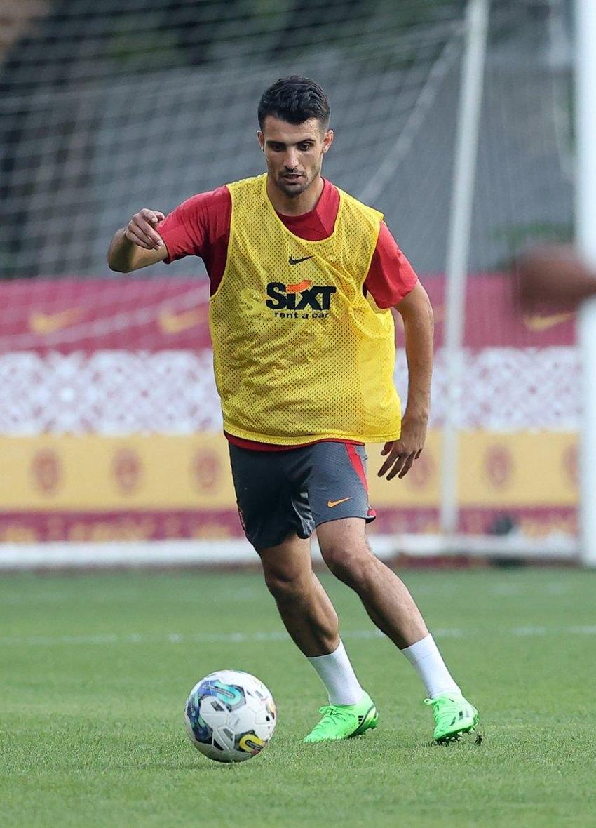 GALATASARAY'DA SON DAKİKA! Yıldız futbolcu isyan etti! 'Yarım saatte bir menajerimi arıyorum bırakın beni gideyim'
