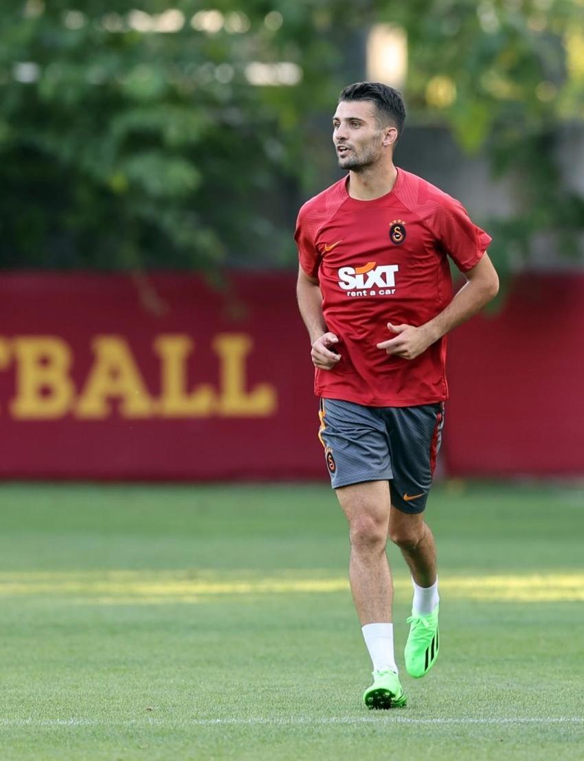 GALATASARAY'DA SON DAKİKA! Yıldız futbolcu isyan etti! 'Yarım saatte bir menajerimi arıyorum bırakın beni gideyim'