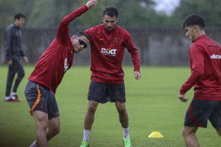 GALATASARAY'DA SON DAKİKA! Yıldız futbolcu isyan etti! 'Yarım saatte bir menajerimi arıyorum bırakın beni gideyim'