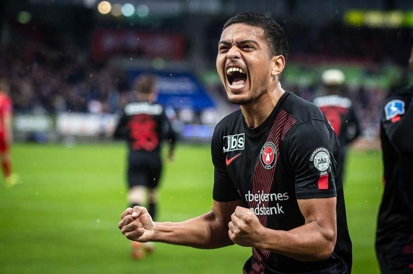 Galatasaray transferi bitirdi! Evander 10 numaralı Aslan oluyor işte maliyeti...