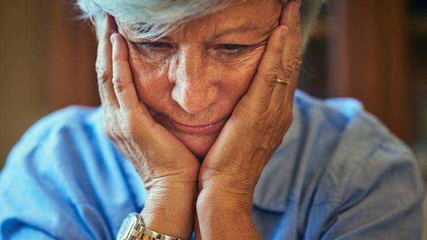 Alzheimer hastalığına neden oluyor, beyin hücrelerini yok ediyor! Herkes çok seviyor ama... 