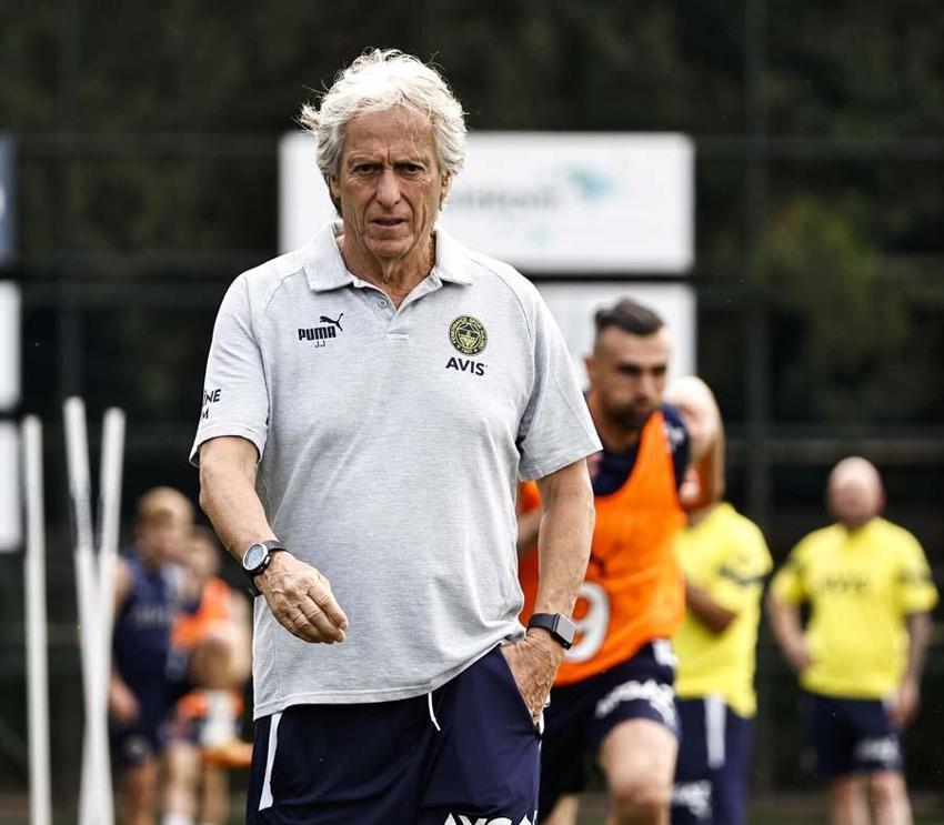 Fenerbahçe'nin UEFA listesinde son dakika değişikliği! Slovacko maçına saatler kala...