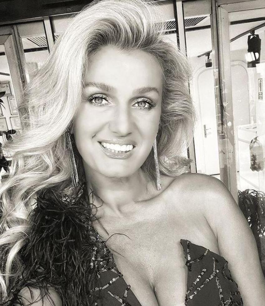 Tuğba Özay: 'Artık herkes paraya satıyor kendini'