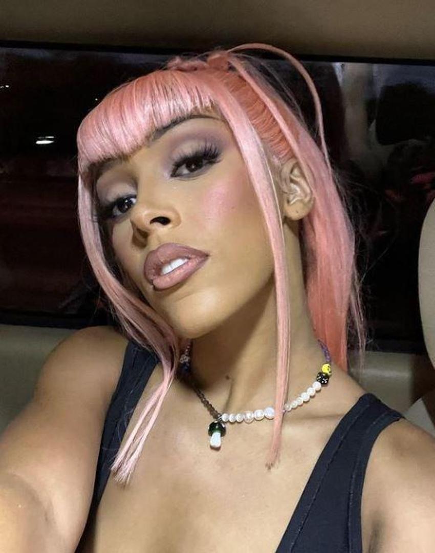 Doja Cat'in yeni hali takipçilerini şok etti! Saçlarını ve kaşlarını kazıttı! 'Sevmiyorum'