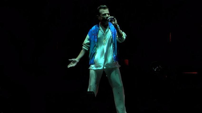 Kenan Doğulu konserini polis bastı
