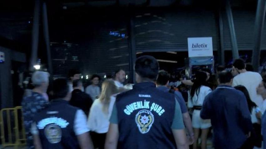 Kenan Doğulu konserini polis bastı