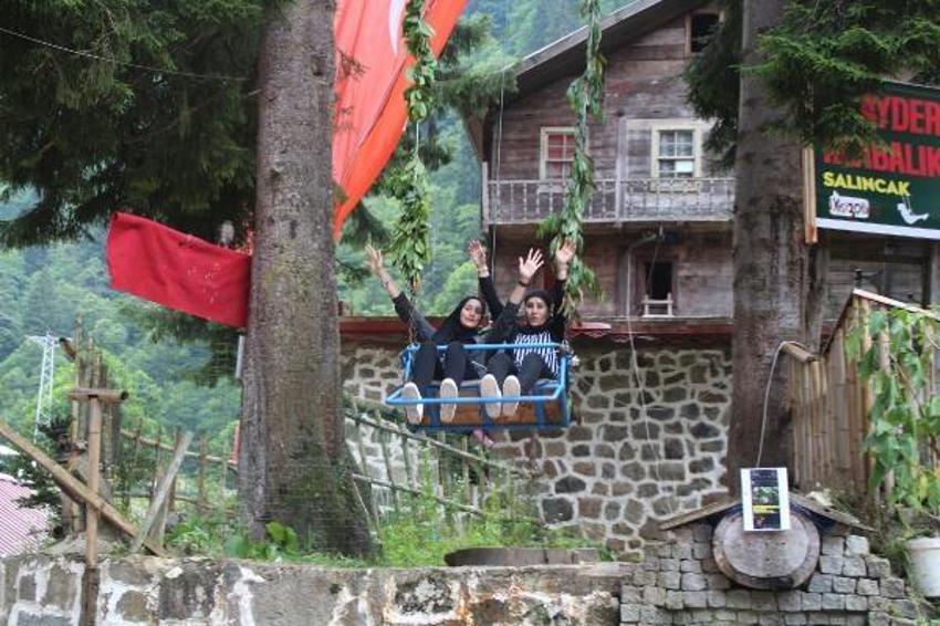 Turistler akın etti, Ayder Yaylası doldu