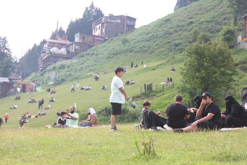 Turistler akın etti, Ayder Yaylası doldu