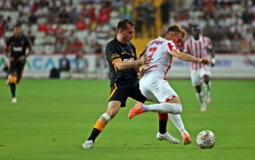 Antalyaspor-Galatasaray maçında olay! Okan Buruk resmen çıldırdı, Fernando Muslera damga vurdu, 90'da Bafetimbi Gomis...