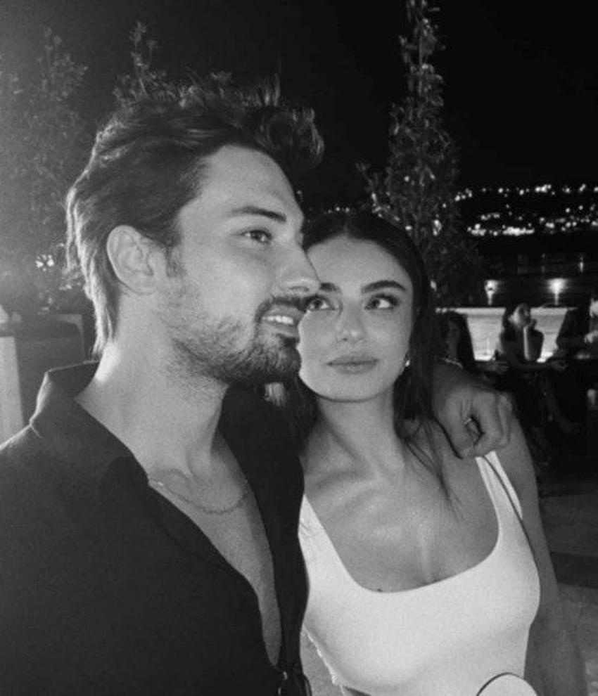 Ayça Ayşin Turan ile Alp Navruz'dan ayna pozu!