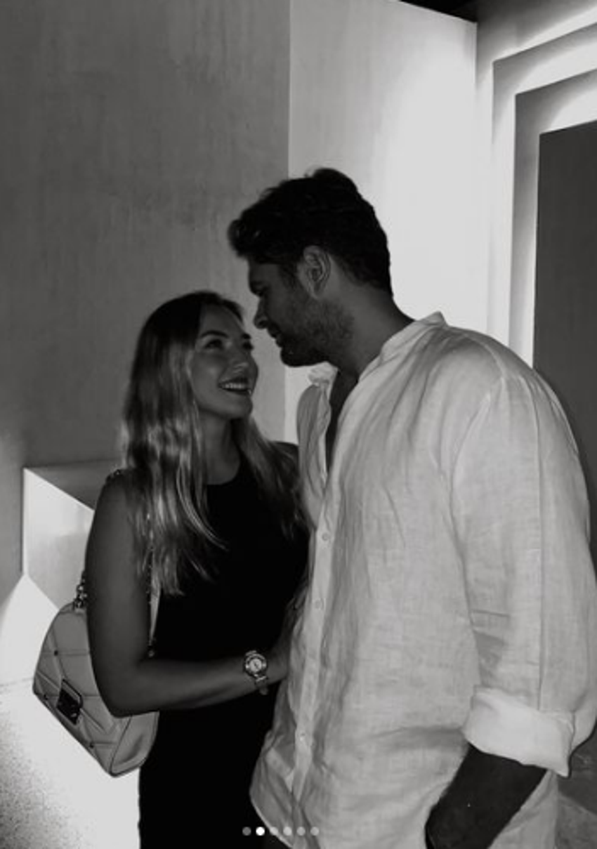 Sude Burcu derin yırtmaçlı elbisesiyle göz doldurdu! Mert Öcal ile...