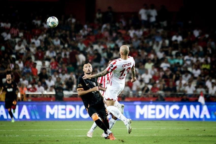 FLAŞ GELİŞME! Resmi teklif yapıldı! Diego Rossi'nin yerine Yunus Akgün bombası