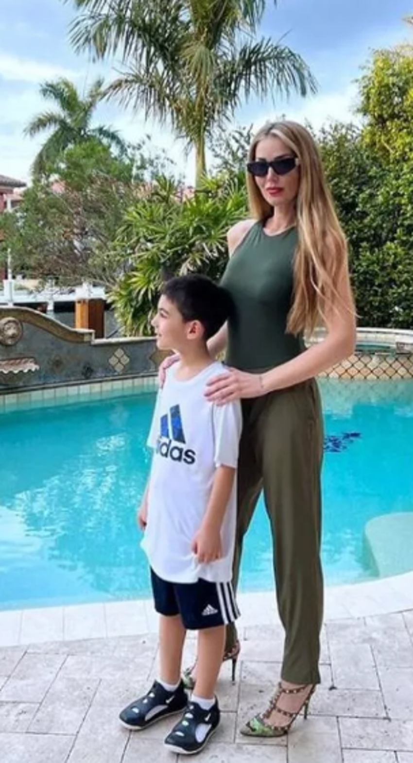 Petek Dinçöz ve Nida Büyükbayraktar nişanlandı!