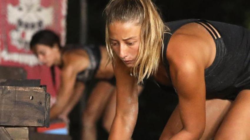 Survivor Aleyna Kalaycıoğlu'ndan mavi bikinili poz!