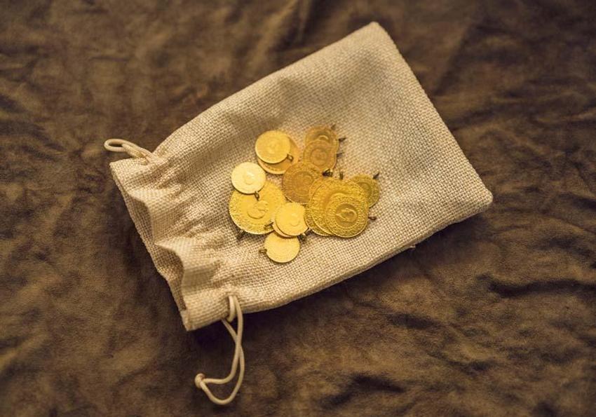 Altın fiyatlarında son durum! Altın fiyatları hızla değişiyor: 9 Ağustos günü gram altın ve çeyrek altın fiyatlarında dalgalanma devam ediyor...