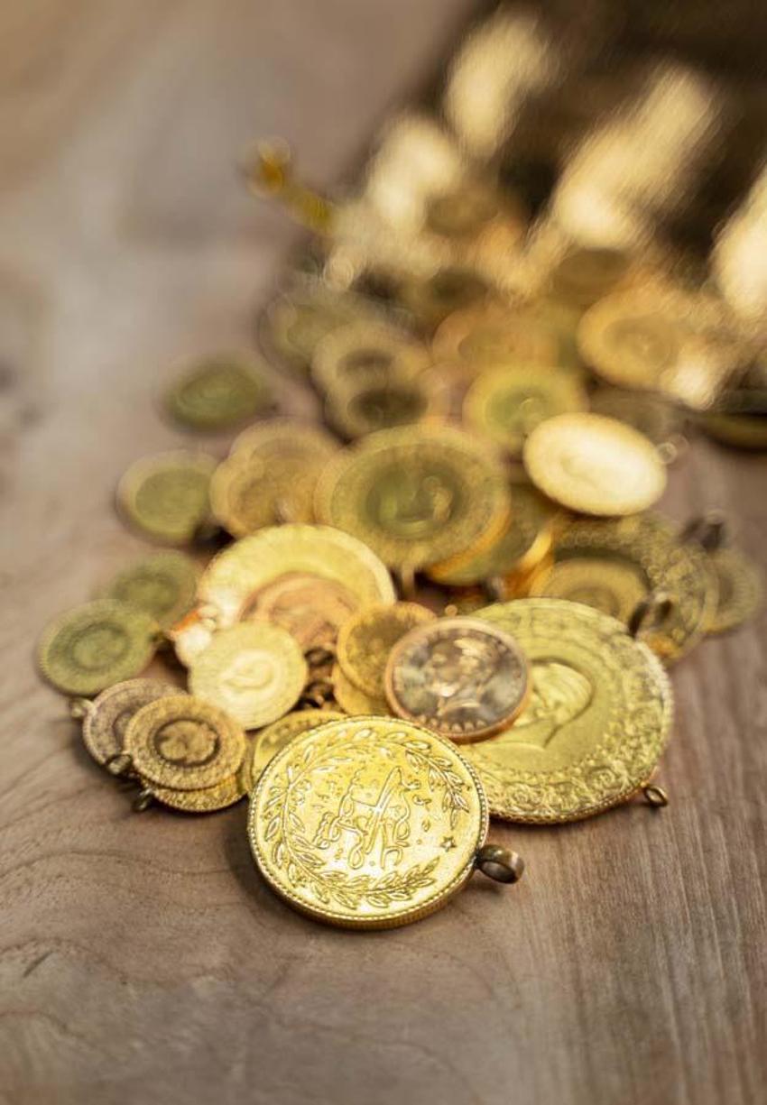 Altın fiyatlarında son durum! Altın fiyatları hızla değişiyor: 9 Ağustos günü gram altın ve çeyrek altın fiyatlarında dalgalanma devam ediyor...