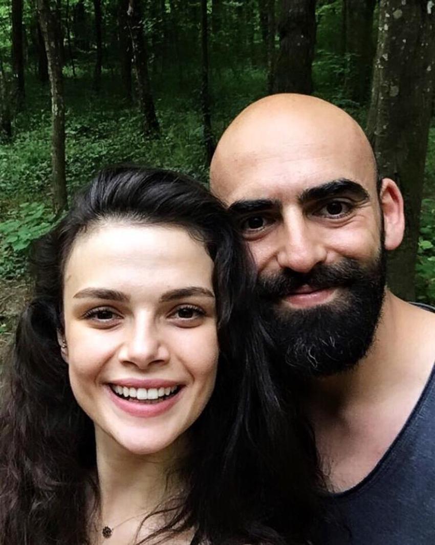 Sinem Ünsal ile Halit Özgür Sarı aşkı gerçek oldu!
