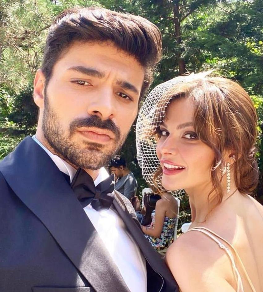 Sinem Ünsal ile Halit Özgür Sarı aşkı gerçek oldu!